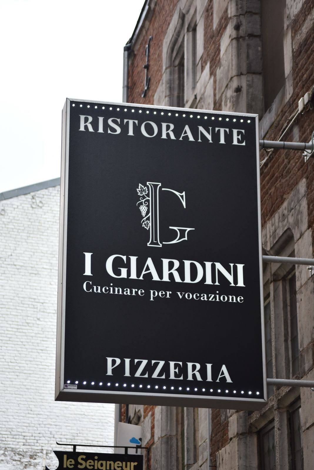 L'enseigne noire d'I Giardini, Ristorante Pizzeria, rue d'Amay